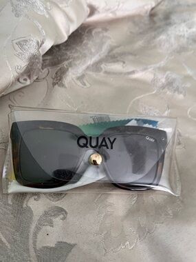 Quay Australia Black Oversized Cat-Eye Sunglasses with Gold Accent